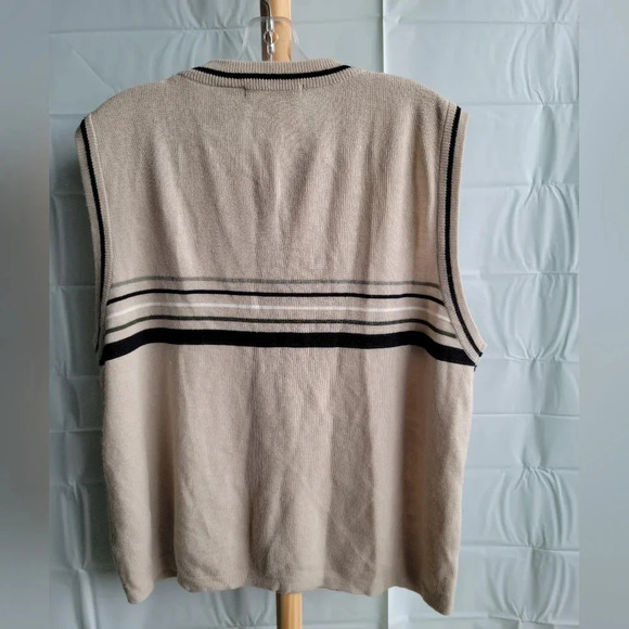 Cricket Vest Tan with Grey, Black and White Stripes Large - Picture 4 of 6